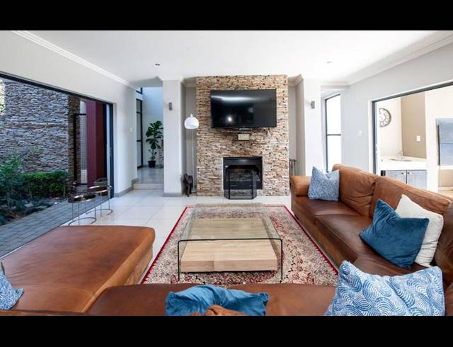 4 BEDROOM HOUSE FOR SALE IN COPPERLEAF ESTATE